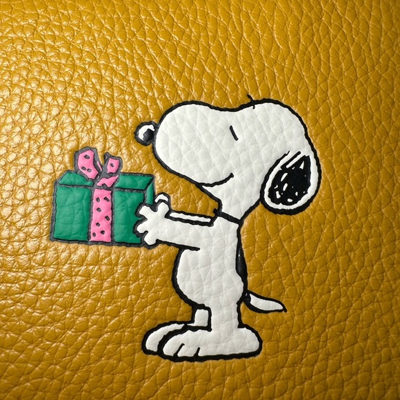 Coach Snoopy Present Leather Corner Zip Wristlet NWT - Picture 6 of 9